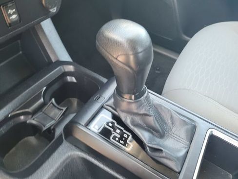 Used 2018 Toyota Tacoma SR w/ SR Convenience Package RWD image 20