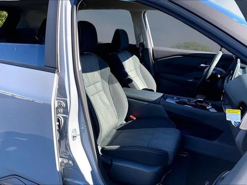 New 2026 Nissan Rogue SV FWD image 9