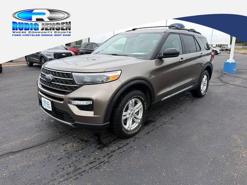 Used 2021 Ford Explorer XLT w/ Equipment Group 202A AWD/4WD image 1