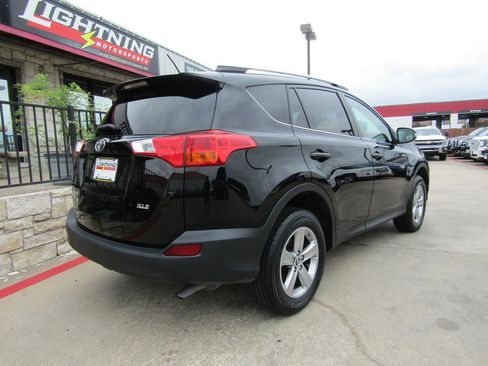Used 2015 Toyota RAV4 XLE FWD image 4