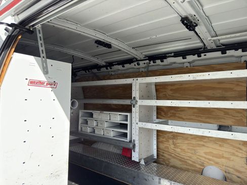 Used 2018 GMC Savana 3500 w/ Driver Convenience Package RWD image 13