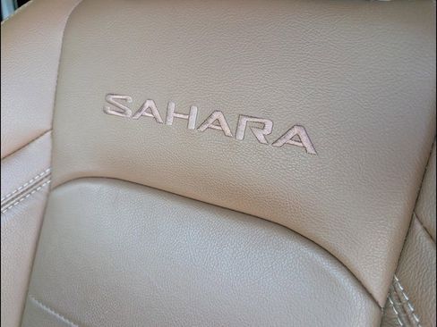 Used 2021 Jeep Wrangler Unlimited Sahara AWD/4WD image 21