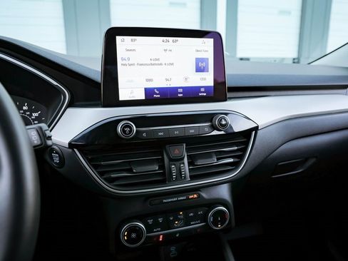 Used 2022 Ford Escape SE w/ Cold Weather Package image 10