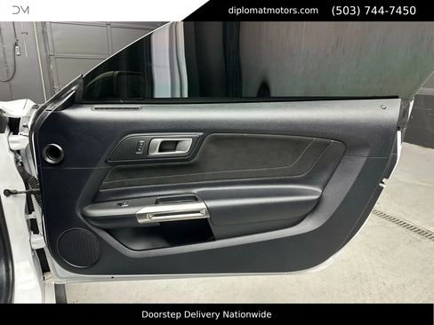 Used 2016 Ford Mustang Shelby GT350 w/ Technology Package image 24