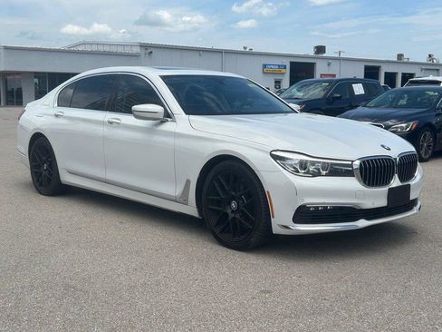 Used 2018 BMW 740i RWD image 5
