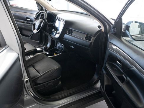 Used 2020 Mitsubishi Outlander SEL AWD/4WD image 27
