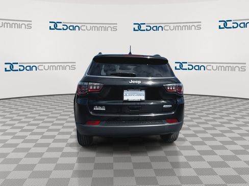 Used 2022 Jeep Compass Latitude AWD/4WD image 7