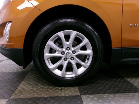 Used 2019 Chevrolet Equinox LT AWD/4WD image 16