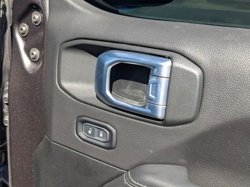 Used 2021 Jeep Wrangler Unlimited Sahara image 35