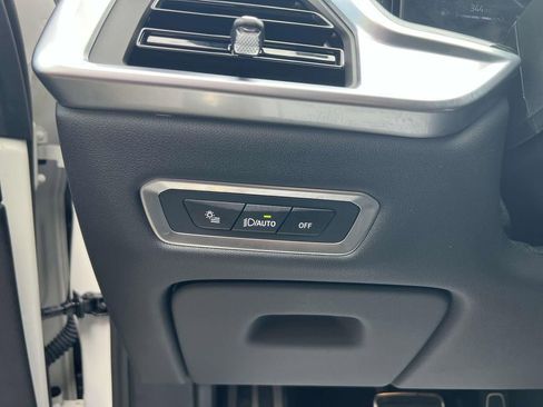 Used 2024 BMW X7 xDrive40i w/ M Sport Package image 19