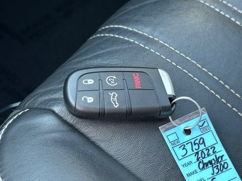 Used 2022 Chrysler 300 S RWD image 28