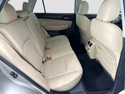 Used 2019 Subaru Outback 2.5i Limited AWD/4WD image 21