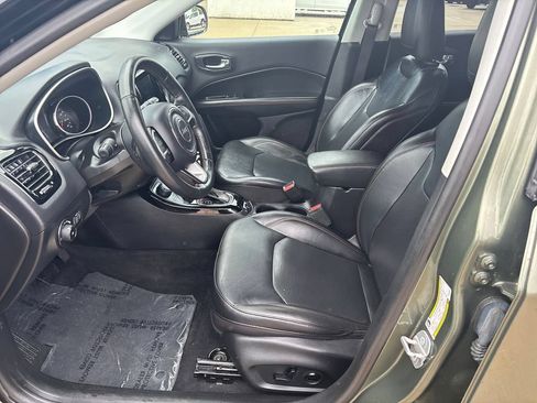 Used 2019 Jeep Compass Limited AWD/4WD image 9