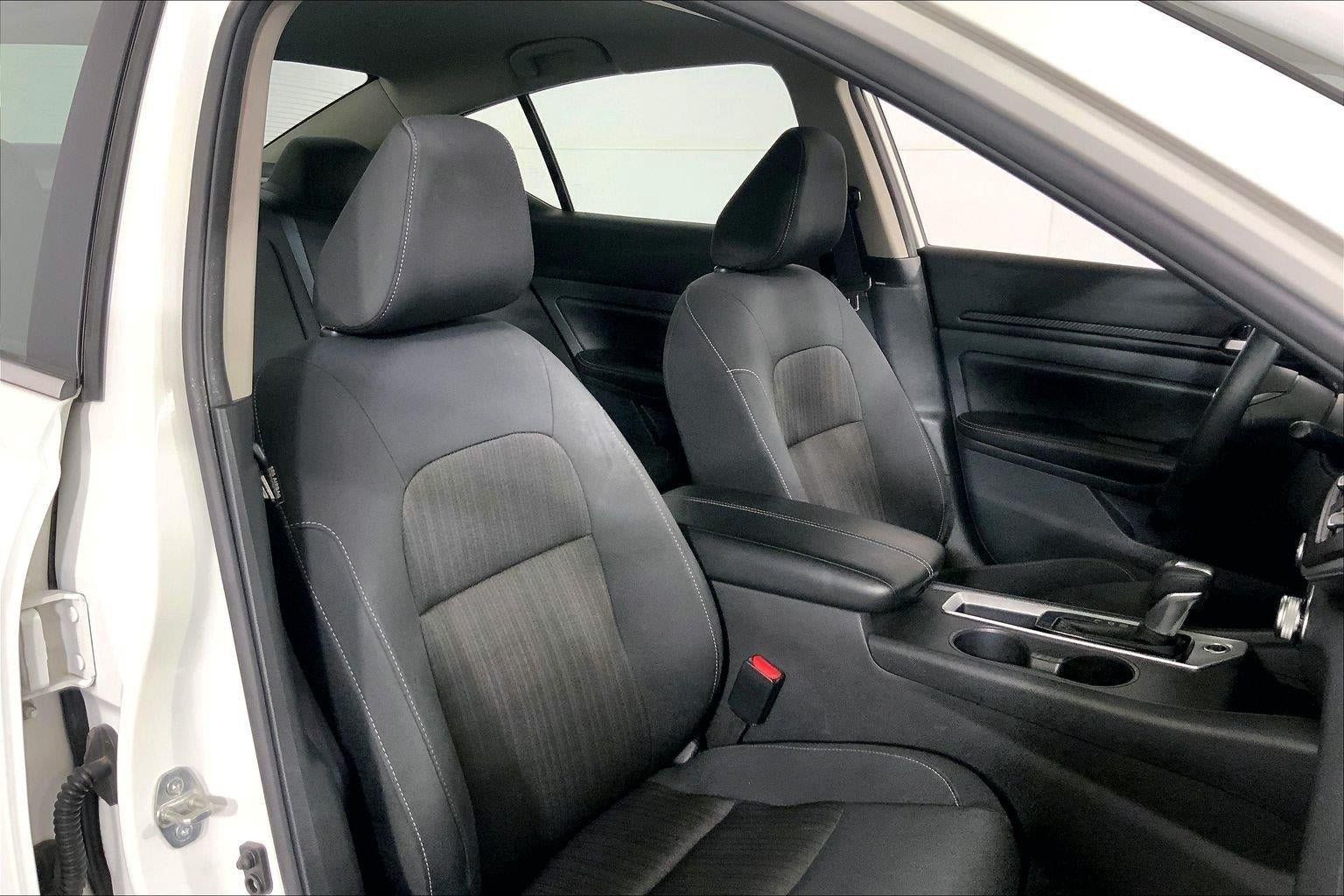 Used 2025 Nissan Altima 2.5 SV FWD image 7