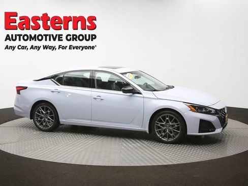 Used 2023 Nissan Altima 2.0 SR FWD image 47