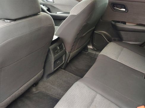 Used 2023 Nissan Rogue SV image 27