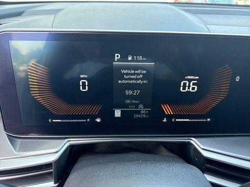 Used 2024 Kia Sorento LX image 31