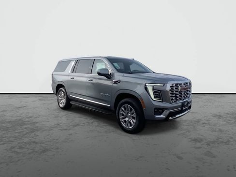 Used 2026 GMC Yukon XL Denali w/ Advanced Technology Package AWD/4WD image 2