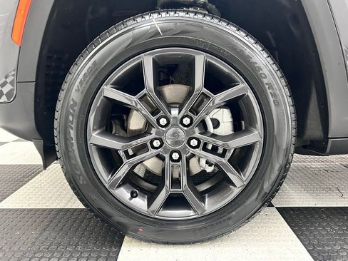 New 2025 Jeep Grand Cherokee Limited image 8