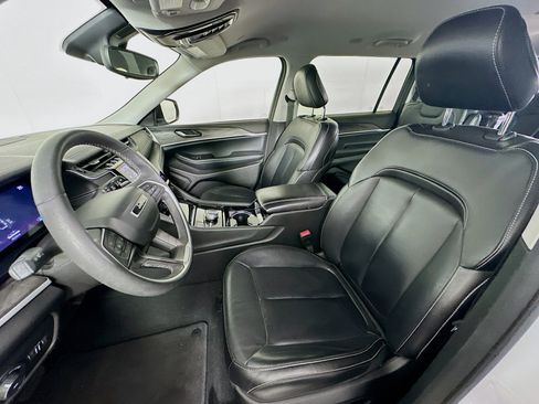 Used 2023 Jeep Grand Cherokee L Limited image 13