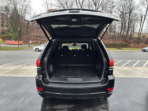 Certified 2022 Jeep Grand Cherokee Laredo X image 11