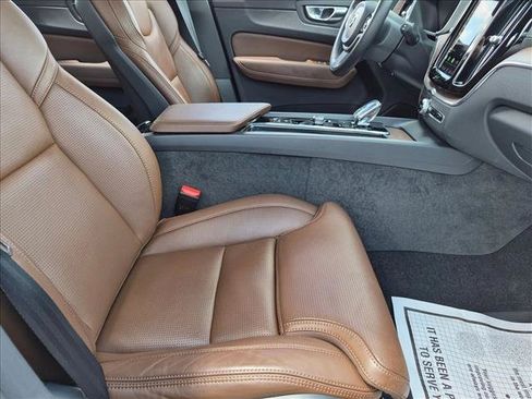 Used 2022 Volvo XC60 B6 Inscription w/ Advanced Package AWD/4WD image 19