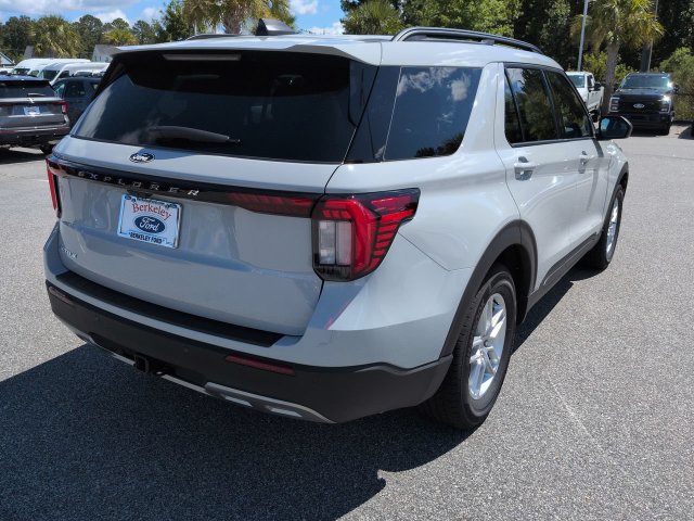 New 2027 Ford Explorer Active w/ Active Comfort Package RWD image 4