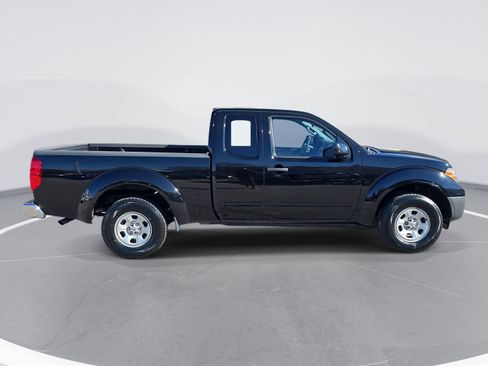 Used 2015 Nissan Frontier S image 4