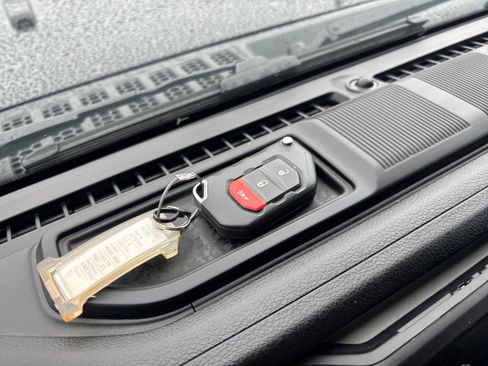 Used 2025 Jeep Wrangler Sport S image 21