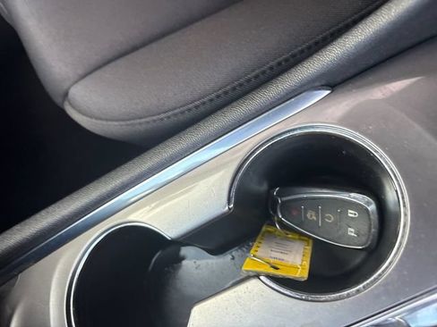 Used 2022 Chevrolet Malibu LT FWD image 6
