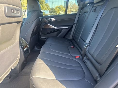 Used 2022 BMW X5 sDrive40i w/ Parking Assistance Package image 18