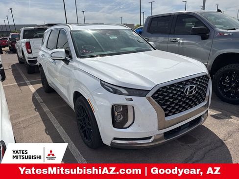 Used 2022 Hyundai Palisade Calligraphy image 2