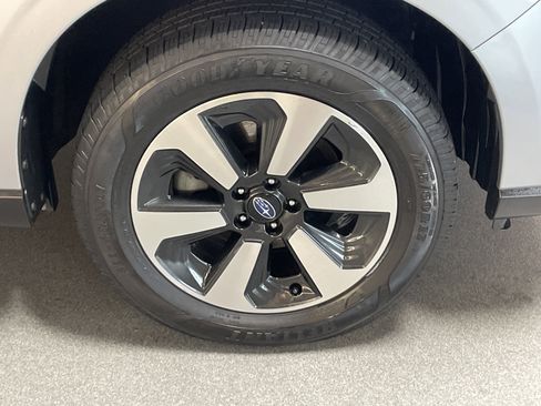 Used 2018 Subaru Forester 2.5i w/ Alloy Wheel Package image 13