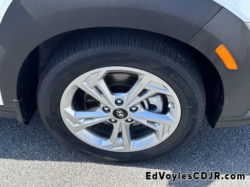 Used 2023 Hyundai Kona SEL w/ Convenience Package image 16