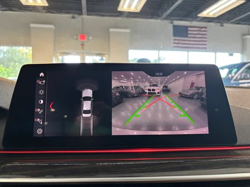 Used 2019 BMW 530i w/ Convenience Package RWD image 32