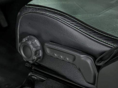 Used 2018 Jeep Wrangler Unlimited Sport S image 24