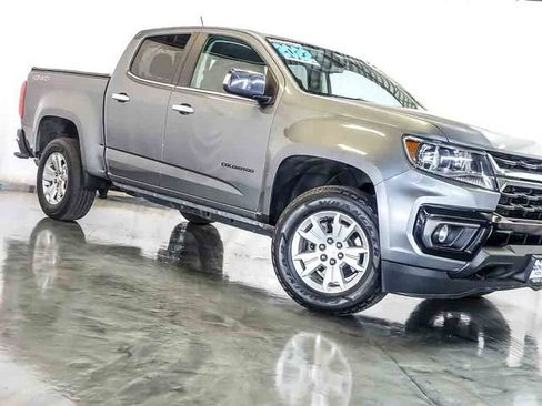 Used 2022 Chevrolet Colorado LT w/ LT Convenience Package AWD/4WD image 5