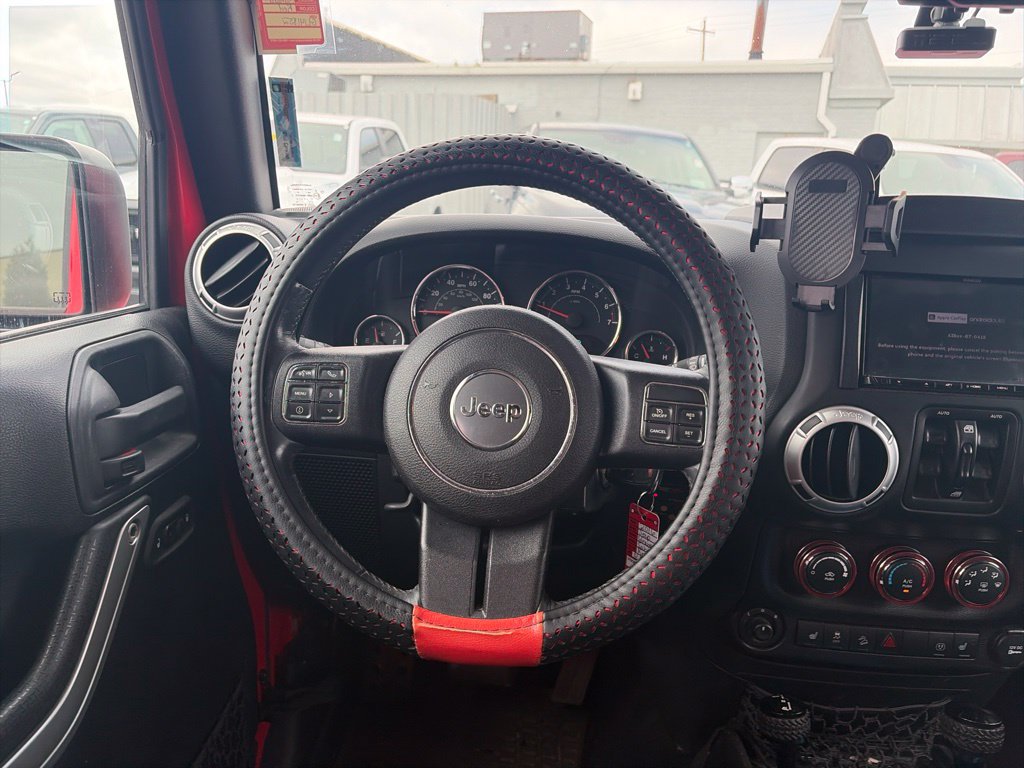Used 2016 Jeep Wrangler Unlimited Sahara w/ Connectivity Group AWD/4WD image 15