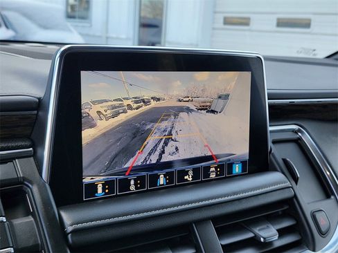 Used 2021 Chevrolet Tahoe Premier w/ Premium Package image 21