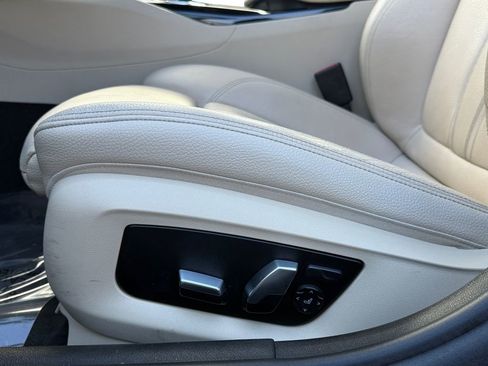 Used 2018 BMW 530e image 10