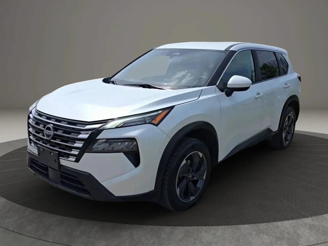Used 2024 Nissan Rogue SV FWD image 3