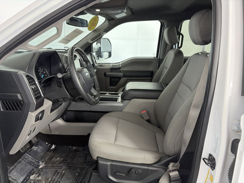 Used 2019 Ford F150 XLT w/ Equipment Group 302A Luxury image 6