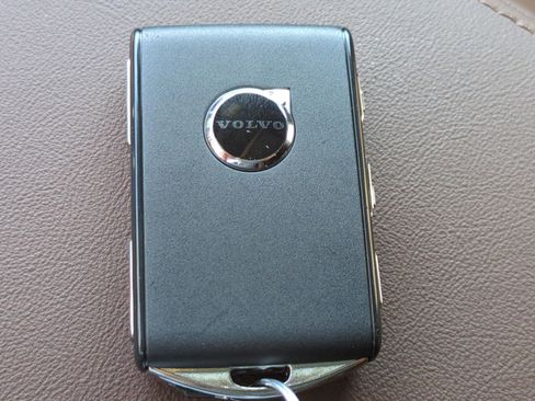 New 2026 Volvo V60 B5 Cross Country Plus w/ Climate Package image 28