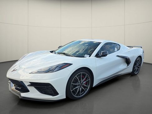 Used 2023 Chevrolet Corvette Stingray Preferred Cpe w/ Z51 Performance Package RWD image 2