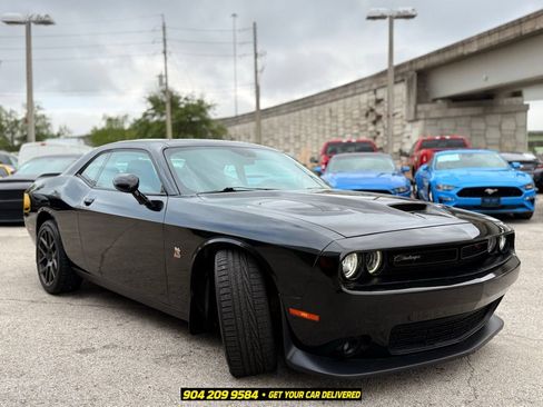 Used 2019 Dodge Challenger R/T Scat Pack w/ Driver Convenience Group RWD image 11