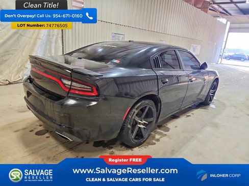 Used 2018 Dodge Charger SXT image 4