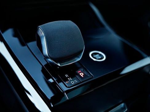 New 2025 Land Rover Range Rover Sport SE image 44