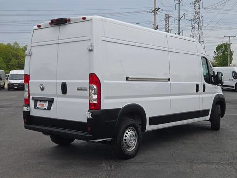 Used 2026 RAM ProMaster 2500 w/ Convenience Group FWD image 13