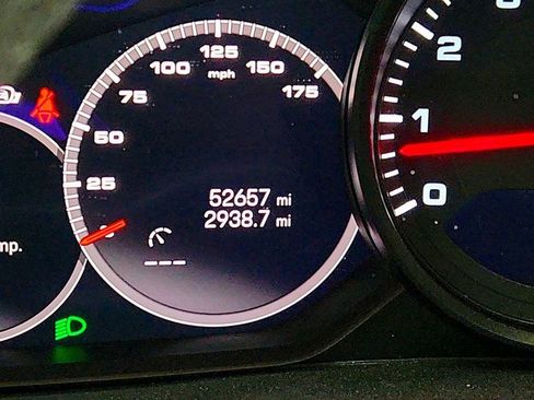 Used 2023 Porsche Cayenne Platinum Edition image 14