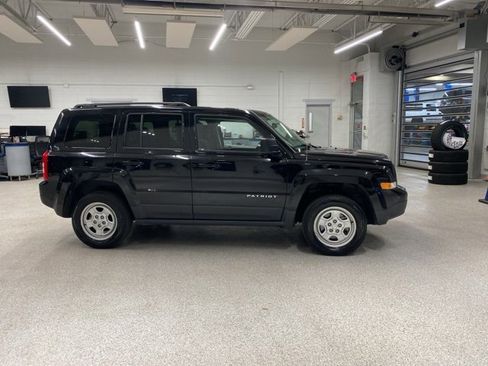 Used 2015 Jeep Patriot Sport w/ Power Value Group image 4
